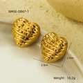 Macro shot of 2cm golden heart earrings with ripple texture and weight specifications - Spiral Wave Heart (NMSE-D847-1)