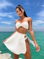 Detalle de bikini de tres piezas blanco con tejido de punto texturizado y falda de malla - S / Blanco