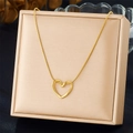 Collar de cadena de serpiente en acero pulido con colgante de corazón dorado en joyero - Oro (N3444)