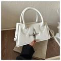 Schicke cremeweiße Lederhandtasche mit Sternen-Detail und verstellbarem Schultergurt - Weiß