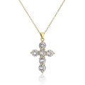 Élégant collier pendentif croix en or avec oxydes de zirconium sur fond blanc - Doré