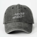 Gorra vintage gris marengo lavado con bordado blanco de Perfectly Imperfect - Ajustable / Negro