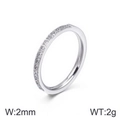 Bague élégante de 2mm en acier inoxydable argenté ornée d'une rangée de diamants sertis - US 6 / Largeur 2mm / Argenté