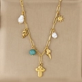 Collana serie oceano placcata oro con ciondoli stella marina, conchiglia e perle su catena - Stile con Pendenti Multipli Cavalluccio Marino Conchiglia Croce(KN292163-SXSJ)