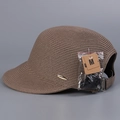 Dettaglio ravvicinato del cappello in paglia marrone scuro con trama fitta e fibbia dorata - M (56-58cm) / Grigio