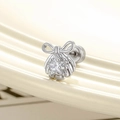 Orecchino a conchiglia argento con fiocco e zircone a stella su tessuto strutturato - Bianco (Pezzo Singolo)