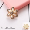 Golden 19x19mm floral DIY accessory with white pearls and sparkling crystals - D333 Six Pearl Flower