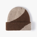 Bonnet d'hiver en tricot au design minimaliste beige et marron foncé bicolore - Taille unique / Café Kaki (22B030)
