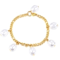 Bracciale a catena Figaro placcato oro 18 carati con sei eleganti ciondoli a perla bianca - Oro