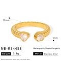Detail van waterbestendige hypoallergene roestvrijstalen ring met hart en ribstructuur - Geribbeld Hart (NB-R24458)