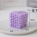 Paarse kubusvormige geurkaars met honingraattextuur en afmetingen van 5 cm voor huis - Honingraat Paars (Lavendel)