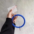 Blaues Silikon-Handy-Ringband mit transparentem Patch und Details zur Metallschnalle - Blau