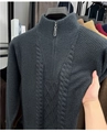 Dicker herren strickpullover in dunkelgrau mit halbreißverschluss und elegantem zopfmuster - M / Dunkelgrau