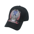 Schwarze Baseballkappe aus Baumwolle mit USA-Adler-Stickerei in der 45-Grad-Seitenansicht - M (56-58cm) / Schwarz