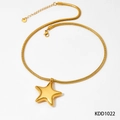 Collana con ciondolo a stella pentagramma in oro lucido con elegante catena a serpente - Stella Dorata (KDD1022)