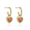 Detalle de pendientes de aro de oro de 18K con colgantes de corazón en circonita - Botón de Corazón Naranja / Naranja