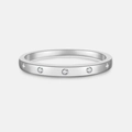 Anello minimalista in argento sterling S925 con cinque piccoli diamanti tondi e fascia liscia - US 7 / Platino