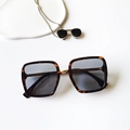 Kids square sunglasses with leopard tortoise shell frame and UV400 gray lenses - Leopard Print