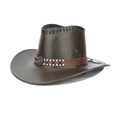 Detail van donkerbruine PU-lederen cowboyhoed met metalen oogjes en klinknagels - Donkerbruin
