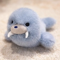 Mignonne peluche morse bleu clair avec fourrure douce et longues défenses blanches - 18cm / Morse