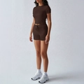 Zweiteiliges Yoga-Set mit braunem Kurzarm-T-Shirt und Shorts für Damenmode - S / Braun