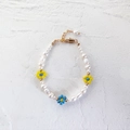 Baroque freshwater pearl bracelet with blue and yellow beaded flowers and gold clasp - Bracelet / Dual-color Flower Bracelet
