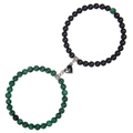 Dettaglio della chiusura magnetica a cuore tra bracciali in pietra naturale verde e nera - Bracciale Malachite + Pietra Opaca