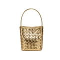 Mini bolso cubo de tejido artesanal dorado metálico con asa redonda rígida - Dorado