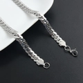 Bracciale a catena cubana in acciaio inossidabile argento con chiusura a moschettone - 0.7cm x 60cm / Color Acciaio