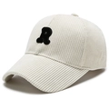 Berretto in velluto a coste beige con toppa R nera per outfit autunnali chic - Regolabile / Bianco