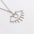 Minimalistische silberne Edelstahlhalskette mit türkischem Evil Eye Anhänger vor weißem Grund - O-Kette / Silber