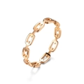 Detailed macro view of rose gold titanium ring with interlocking hollow chain links - US 5 / Gold