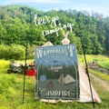 Détail du drapeau de camping vintage en toile avec œillets et imprimé rétro forêt - 73X95CM (Peluche Courte à Boucle Améliorée) / Temps de Camping Wanderlust (ZJ1019-22)