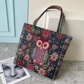 Bestickte Eulen-Einkaufstasche aus Canvas mit bunten Streifen und Jacquard-Gewebe - Hübscher Vogel (Künstlerische Eule)