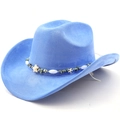 Dettaglio cappello cowboy blu reale in scamosciato con fascia etnica di perline - Blu cielo profondo