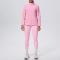 Vista frontale del set yoga in pile rosa con giacca con zip e leggings a vita alta - rosa ciliegia