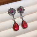 Orecchini vintage in metallo nero con eleganti pietre rosse a forma di pera e zirconi - Stile Goccia Fiore Svuotato (52#)