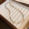 Collier bohème coloré avec perles mixtes et perles baroques sur un plateau à bijoux - Style Rond Multicolore Plaqué Or (15#)