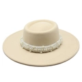 Cappello vintage francese in lana beige con elegante decorazione di perle e tesa larga - M (56-58cm) / Beige