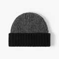 Bonnet en grosse maille côtelée gris foncé et noir avec large revers replié - Taille unique / Bonnet en Tricot Colorblock / Gris Foncé (23B067)