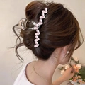 Large hair claw clip for women in transparent finish with pink hearts pattern - Jelly Pink Heart 13cm