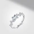 Ring aus 925er Sterlingsilber mit Smaragdschliff-Edelstein und Seitensteinen - US Größe 5 / Silber