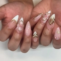 Pink and white gradient press-on nails with golden floral patterns and pearl details - Bz1640 Golden Crown Royal Flower / Jelly Glue + Nail File