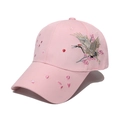 Gorra de béisbol de algodón rosa con bordado de grulla y flores de cerezo en ángulo de 45 grados - Rosa