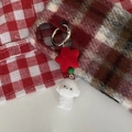 Portachiavi cane di peluche con stella rossa e perla verde su sfondo a quadri - Stella Rossa - Cucciolo