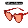 Funkelnde rote Herz-Sonnenbrille mit Glitzer und roten Gläsern für Party-Mode - Roter Rahmen Rote Gläser