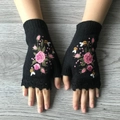 Guantes de punto negros sin dedos con bordado de rosas rosas y abejas para mujer - Talla única / Negro