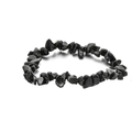 Nahaufnahme der polierten schwarzen Obsidian-Splitterperlen auf einem Stretch-Armband - Obsidian