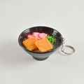 Realistischer PVC Japanischer Udon-Nudelschüssel-Schlüsselanhänger mit Tofu - Schinken-Tofu-Haut-Nudeln - Mit Schlüsselanhänger