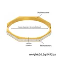 Gros plan sur le bracelet octogonal en acier doré serti de strass étincelants - Bracelet Doré (Z347)